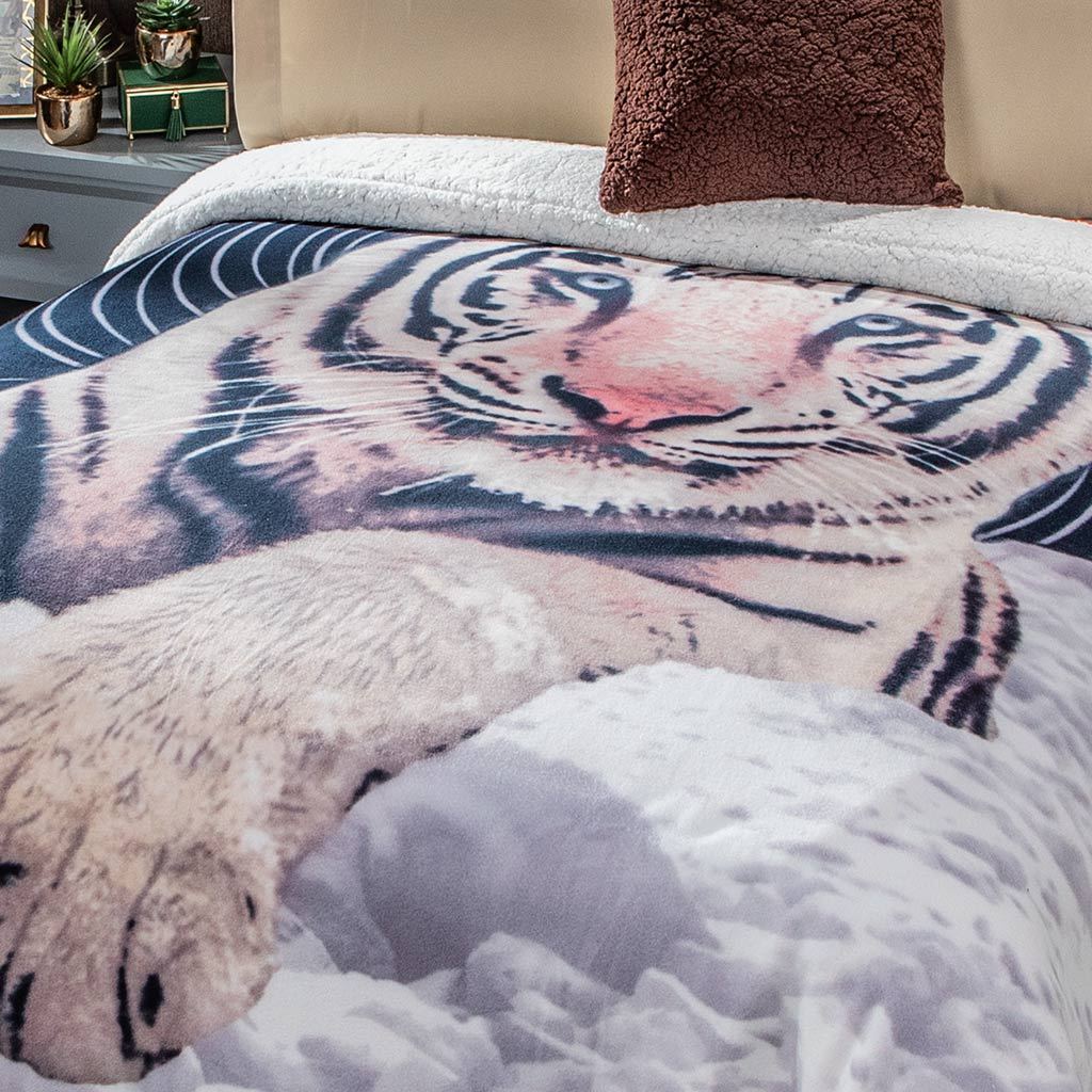 Coverlet with Tiger Sheep